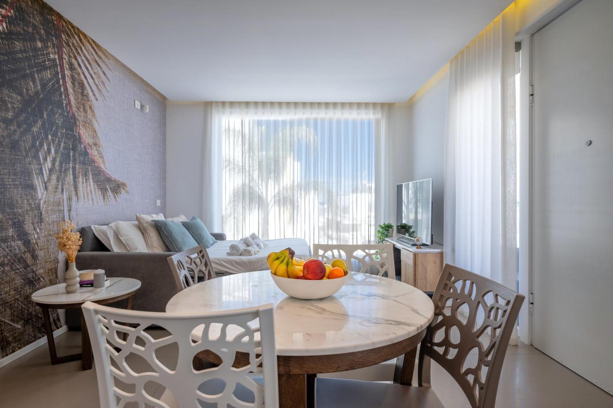 Exclusive Deluxe Apt Up To 6 People & Heated Tub Polignano a Mare Buitenkant foto
